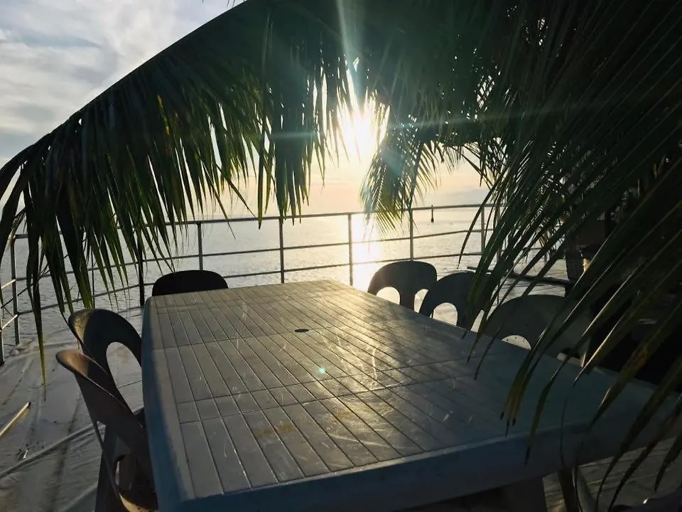 Guest house Papa Teva Hotel Teahupoo